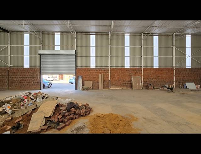 520M² WAREHOUSE TO LET IN SEBENZA